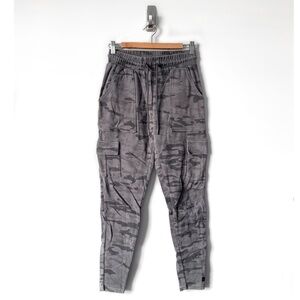 Alphalete Women's ‘Identity’  Camo Cargo Pants - M